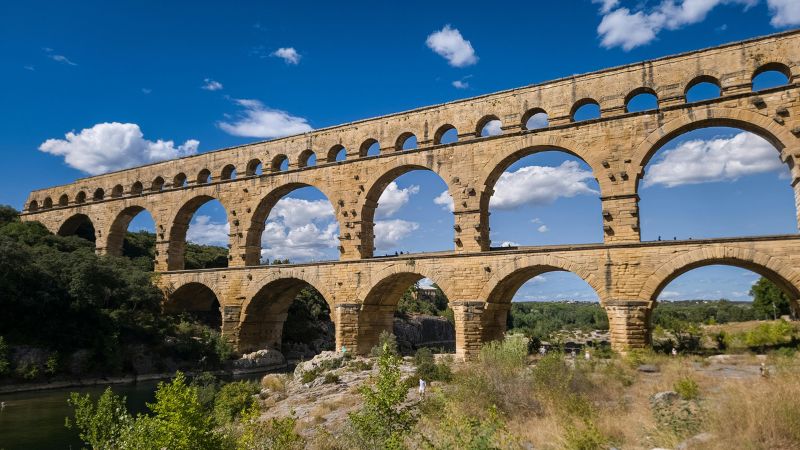 Nimes