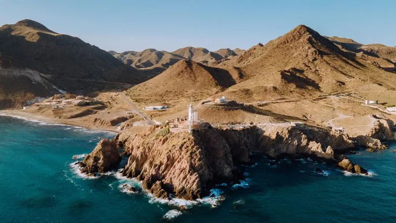 5 Playas Baratas y Bonitas en España 2025