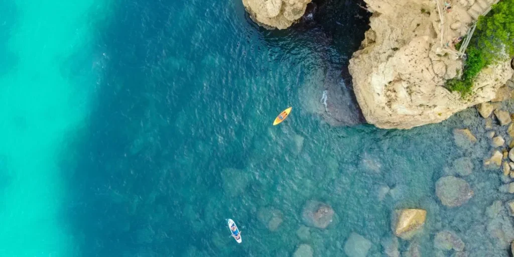 5 playas bonitas y baratas en españa 2025