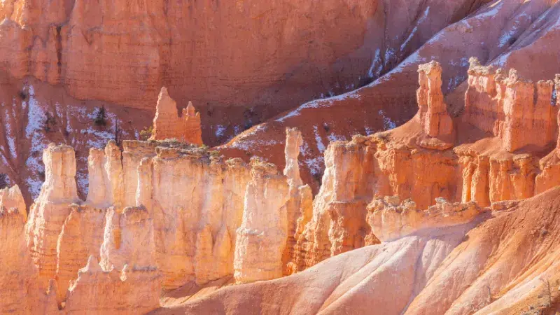 hoodoos de Bryce Canyon al amanecer Utah