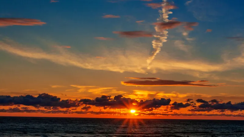Skyline de Chicago al atardecer desde el lago Michigan